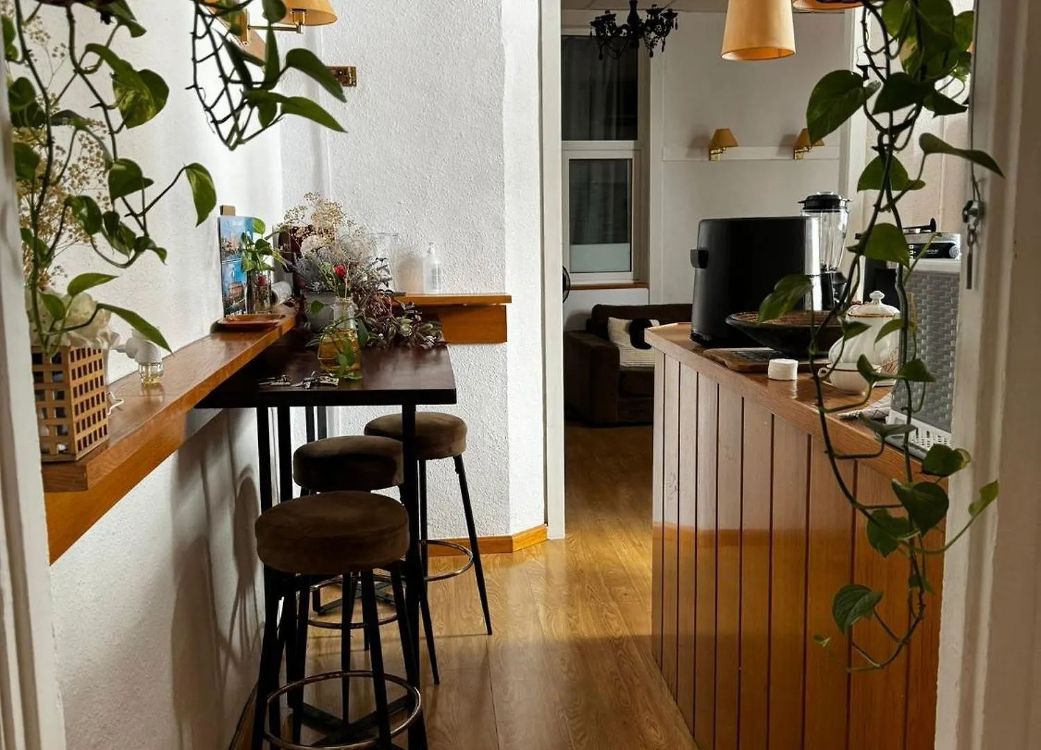 Habitacion Para Grupos Hasta 8 En Plena Rambla De Cataluna Barcelona