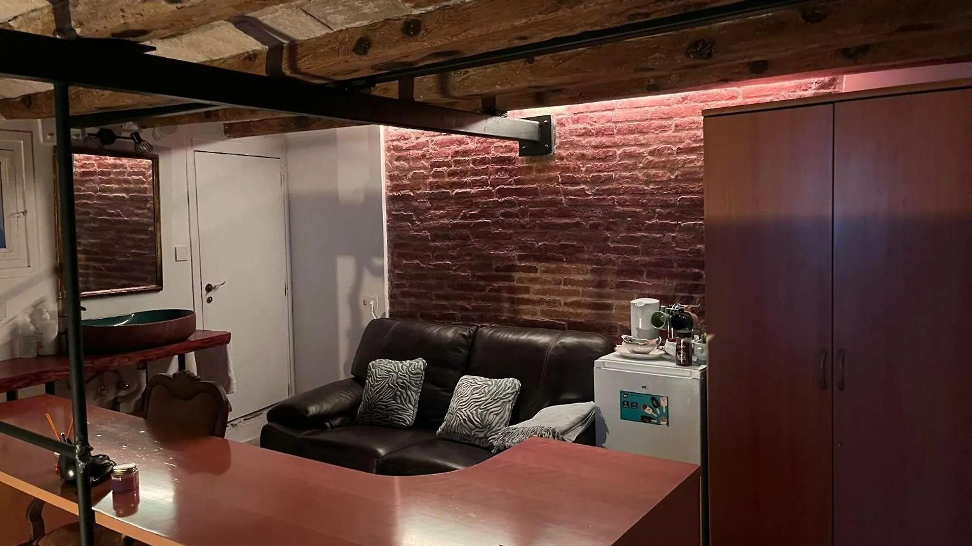 Habitacion Para Grupos Hasta 8 En Plena Rambla De Cataluna Barcelona Guest house